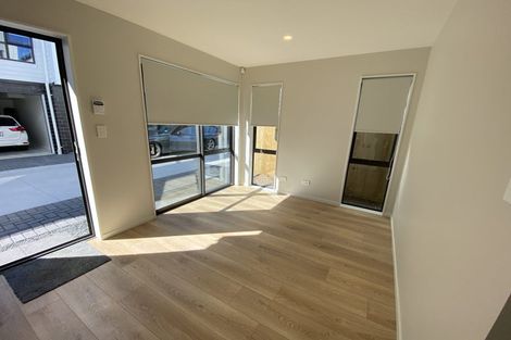 Photo of property in 1b Westall Road, New Lynn, Auckland, 0600