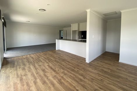 Photo of property in 16 Austin Reid Avenue, Carterton, 5713