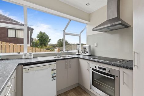 Photo of property in 2/7 Fernlea Rise, Bayview, Auckland, 0629