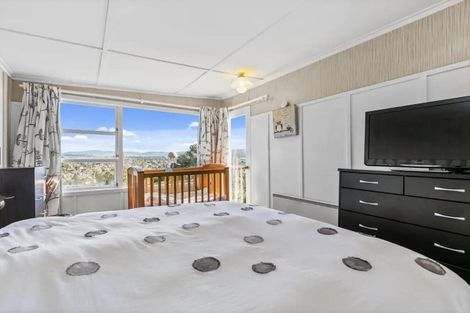 Photo of property in 24 Woodvale Grove, Fairfield, Lower Hutt, 5011