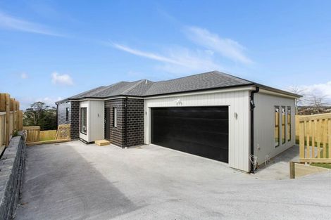 Photo of property in 85b Lake Panorama Drive, Henderson Valley, Auckland, 0614