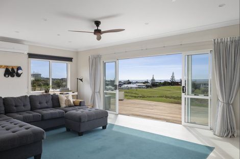 Photo of property in 13 Otaraia Road, Riversdale Beach, Masterton, 5872