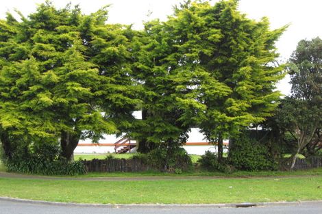 Photo of property in 77 Riversdale Drive, Merrilands, New Plymouth, 4312