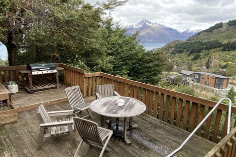 Photo of property in 30a Mackinnon Terrace, Sunshine Bay, Queenstown, 9300