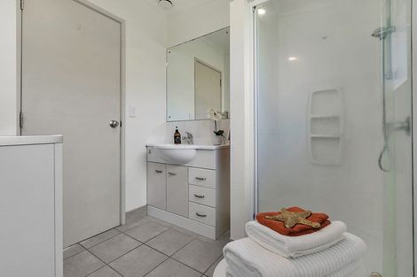 Photo of property in 63a Salisbury Road, Birkdale, Auckland, 0626