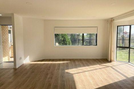 Photo of property in 2 Cyclamen Road, Mangere, Auckland, 2022