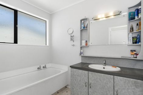 Photo of property in 9 Bayly Place, Te Puke, 3119