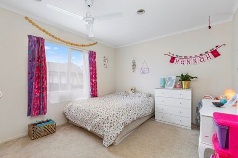 Photo of property in 17 Thornlea Drive, Welcome Bay, Tauranga, 3112