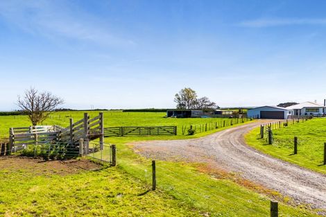 Photo of property in 43 Quinns Road, Normanby, Hawera, 4673