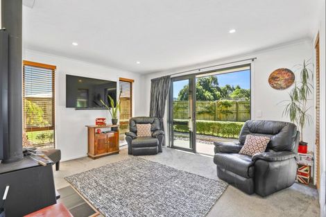 Photo of property in 16 Karaka Place, Kinloch, Taupo, 3377