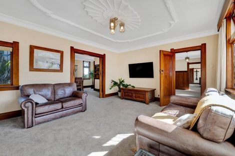 Photo of property in 6 Ridge Lane, New Plymouth, 4310