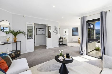 Photo of property in 94 Woodman Drive, Tawa, Wellington, 5028