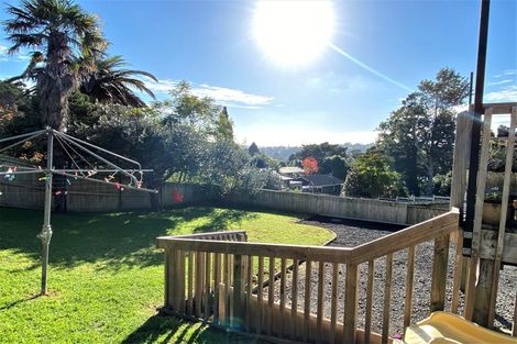 Photo of property in 8 Beswick Place, Birkdale, Auckland, 0626