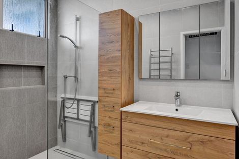 Photo of property in 237 Omata Road, Spotswood, New Plymouth, 4310