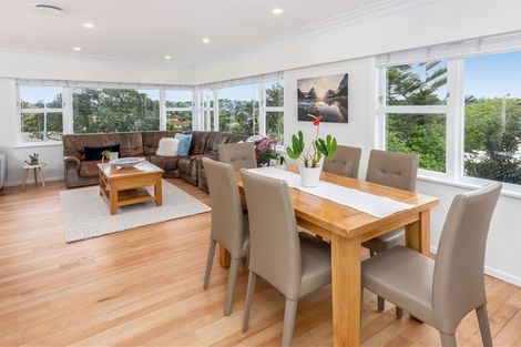 Photo of property in 14 Addis Place, Shelly Park, Auckland, 2014