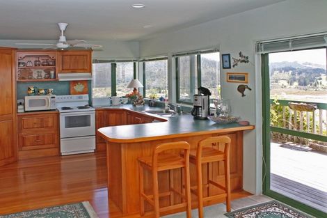 Photo of property in 25 Ridge Road, Tairua, 3508