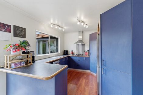 Photo of property in 19 Cabeleigh Drive, Helensville, 0800