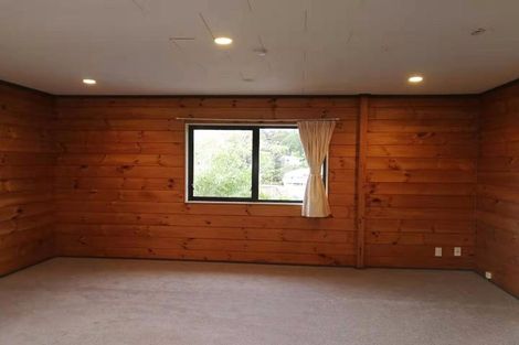 Photo of property in 37 Greenvalley Rise, Glenfield, Auckland, 0629