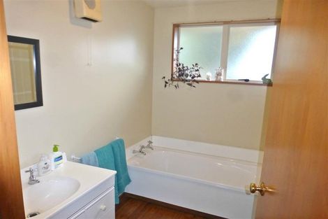 Photo of property in 2/47 Santa Rosa Avenue, Halswell, Christchurch, 8025