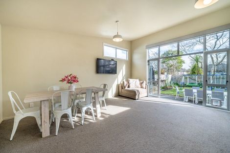 Photo of property in 35 Royal Street, Upper Hutt Central, Upper Hutt, 5018