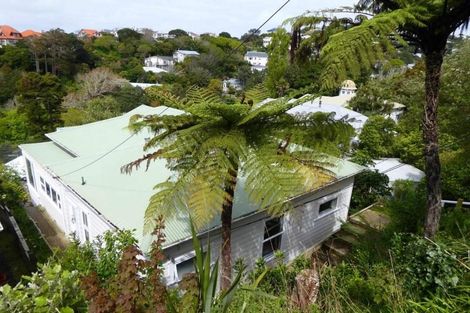 Photo of property in 40 Garden Road, Northland, Wellington, 6012