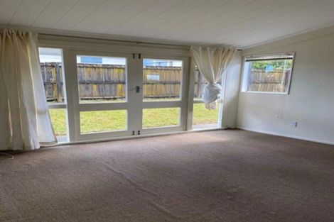 Photo of property in 41 Hobsonville Road, West Harbour, Auckland, 0618