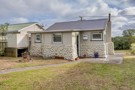Photo of property in 106 Kahukura Avenue, Waitarere Beach, Levin, 5510