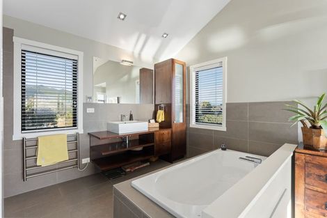 Photo of property in 8 Beachview Grove, Peka Peka, Waikanae, 5391