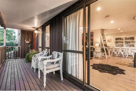 Photo of property in 12 Valerie Crescent, Okura, Albany, 0792