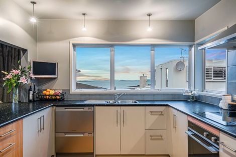 Photo of property in 2a Midway Avenue, Castor Bay, Auckland, 0620