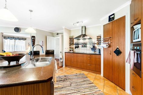 Photo of property in 20 Anchorite Way, Red Beach, 0932