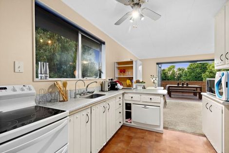 Photo of property in 12 Beauchamp Drive, Massey, Auckland, 0614