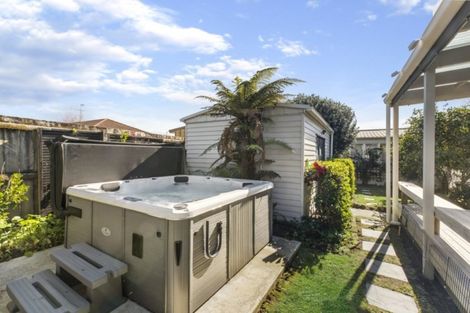 Photo of property in 1 Puriri Road, Pukekohe, 2120