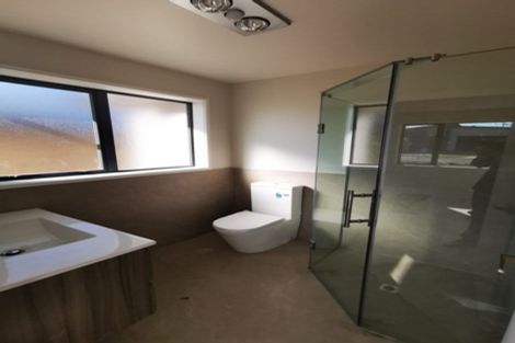 Photo of property in 8 Ropere Street, Kumeu, 0810