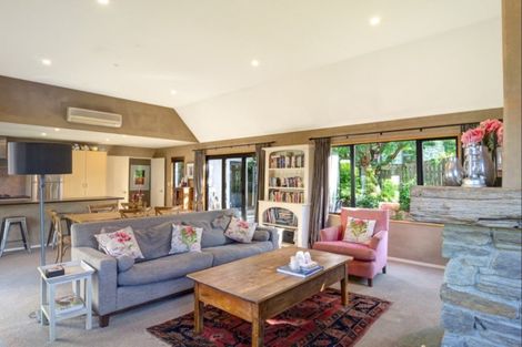 Photo of property in 10 Shanahan Lane, Arrowtown, 9302