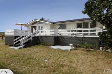 Photo of property in 2 Mahuta Road, Waitahanui, Taupo, 3378