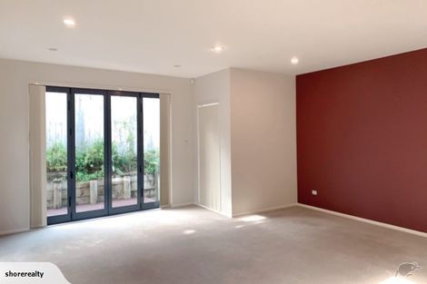 Photo of property in 21 Zara Court, Windsor Park, Auckland, 0632