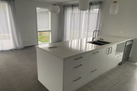 Photo of property in 10 Pioneer Crescent, Omokoroa, 3114