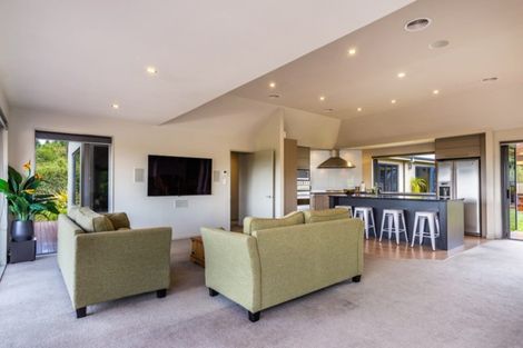 Photo of property in 400 Gillespie Place, Acacia Bay, Taupo, 3385