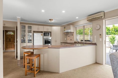 Photo of property in 63 Waiwherowhero Drive, St Andrews, Hamilton, 3200