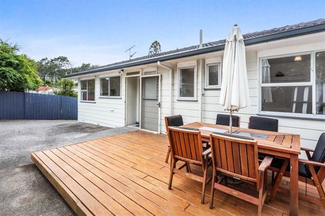 Photo of property in 3 Temuri Place, Glendene, Auckland, 0602