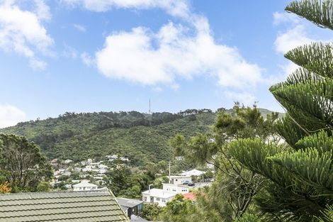 Photo of property in 6 Gurkha Crescent, Khandallah, Wellington, 6035