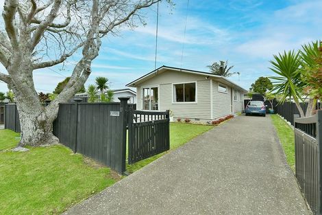 Photo of property in 27 Doment Crescent, Orewa, 0931