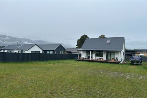 Photo of property in 16 Tomtit Crescent, Lake Hawea, 9382