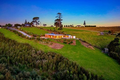Photo of property in 94 Amreins Road, Waitakere, Henderson, 0782