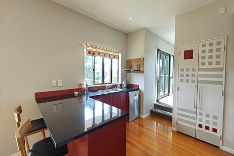 Photo of property in 1 Glenreagh Place, Torbay, Auckland, 0630