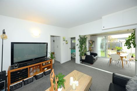 Photo of property in 45 Taupata Street, Redcliffs, Christchurch, 8081