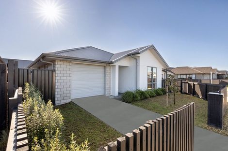 Photo of property in 31 Empire Crescent, Papamoa, 3118
