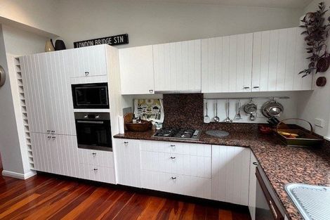 Photo of property in 7 Pah Road, Cockle Bay, Auckland, 2014