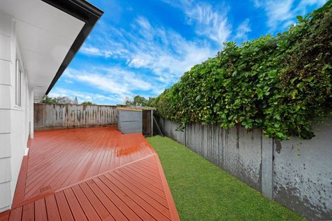 Photo of property in 2/29 Kindergarten Drive, Conifer Grove, Takanini, 2112